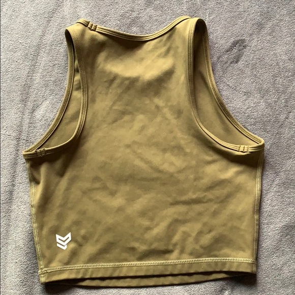 Strong physiquez cropped active tank top. - Picture 3 of 4